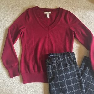 Banana Republic Fuschia V-Neck Sweater Wear 2 Work